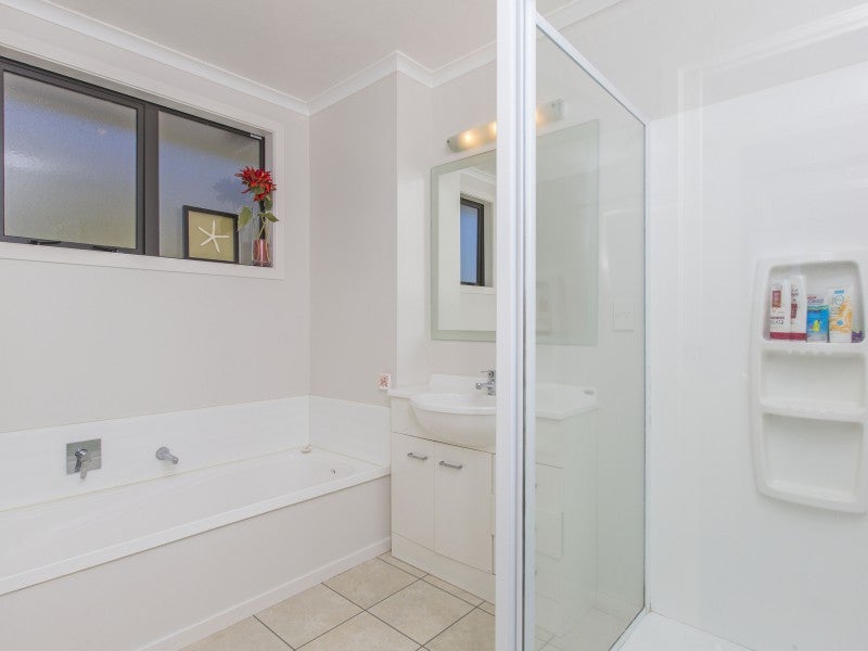 23 Laura Fergusson Grove, Fairfield, Lower Hutt - Carousel 22