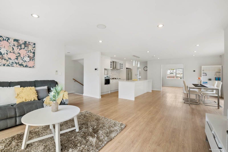 26 Sohlue Place, Oteha, Auckland - Carousel 2