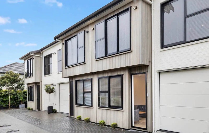 28D Fernleigh Avenue, Royal Oak, Auckland - Carousel 1