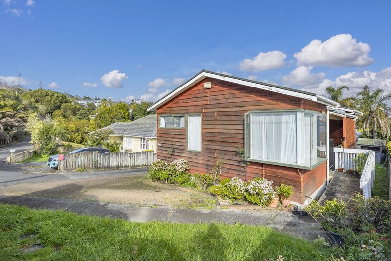 1/410 Glenfield Road, Glenfield, Auckland - Carousel 2