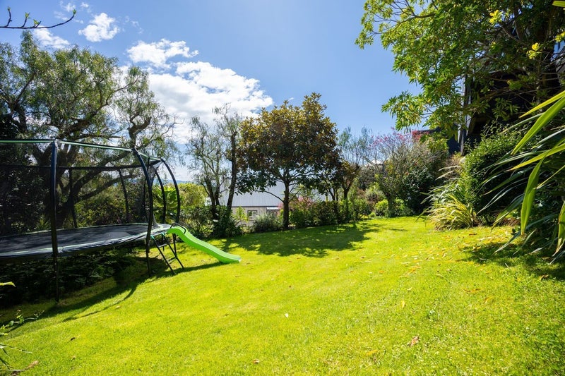 2 The Cliffs, Britannia Heights, Nelson - Carousel 30