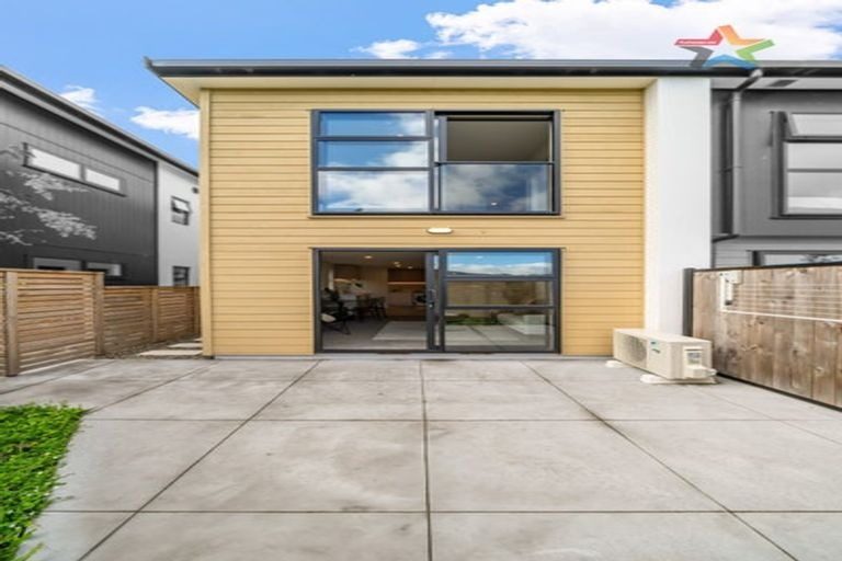 25 Te Ara o Papatahi, Wainuiomata, Lower Hutt - Carousel 2