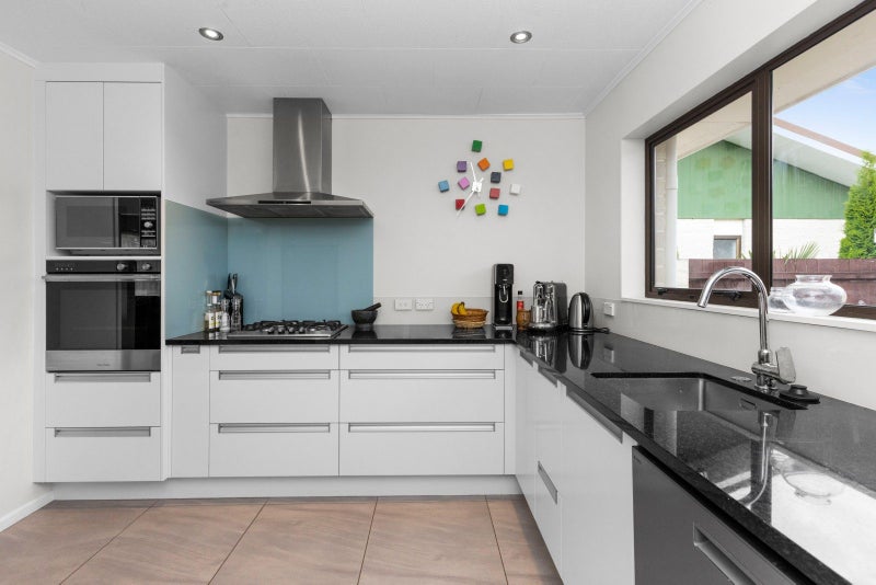 25 Surrey Street, Taradale, Napier - Carousel 2