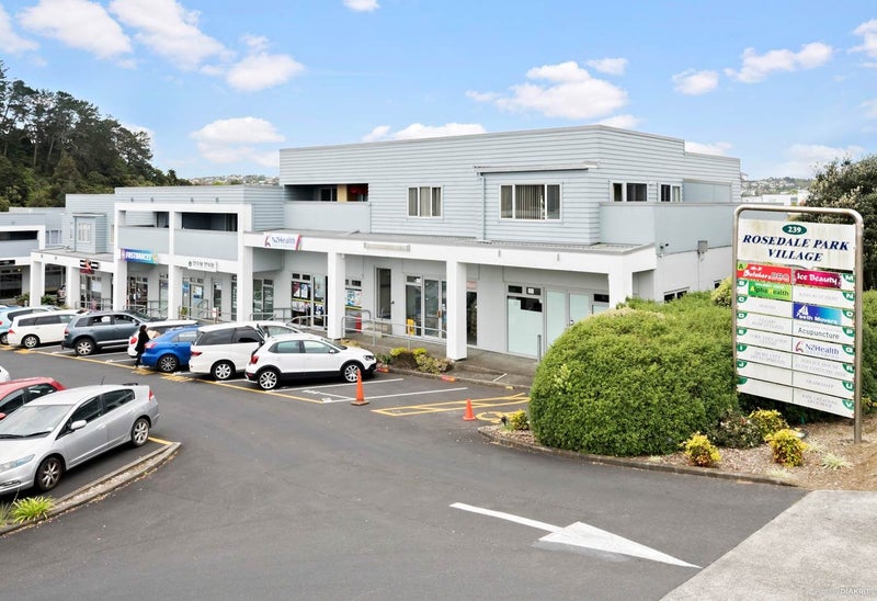 1 Te Aniwaniwa Terrace, Albany, Auckland - Carousel 1
