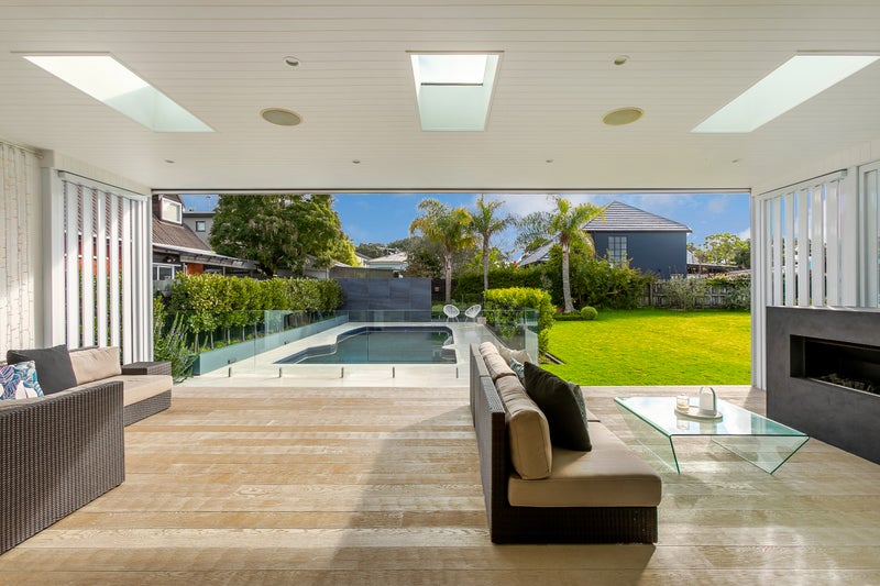 412 Point Chevalier Road, Point Chevalier, Auckland - Carousel 2