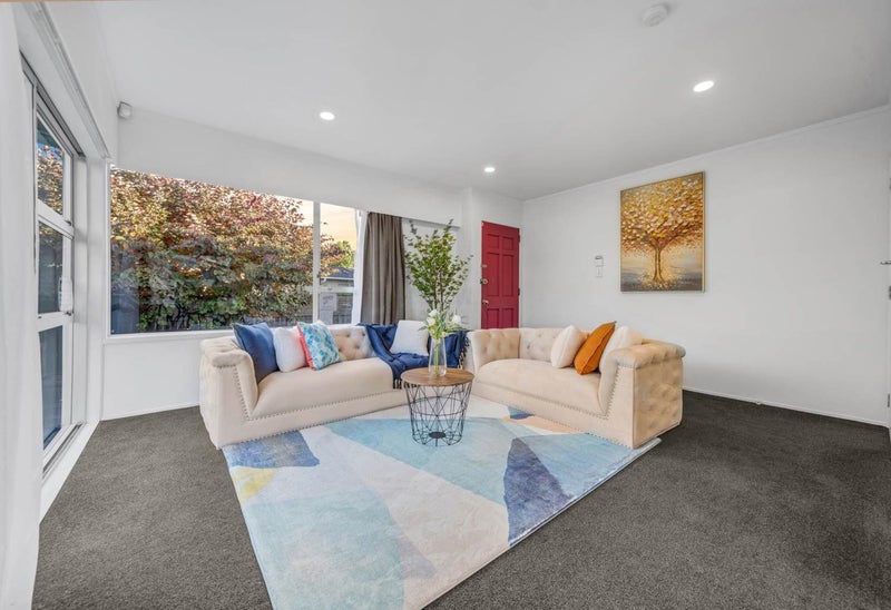 2/27 Waimana Road, Conifer Grove, Takanini - Carousel 2