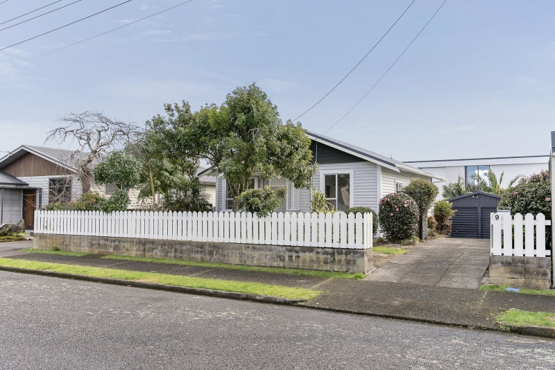 9 Princes Street, Fitzroy, New Plymouth - Carousel 2