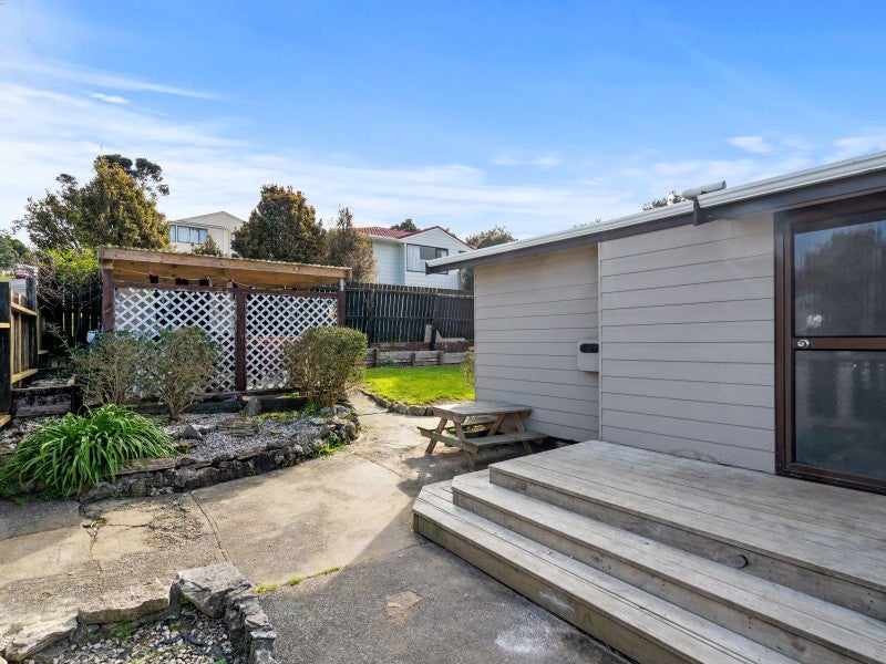 2 Ikatere Place, Raumanga, Whangarei - Carousel 1