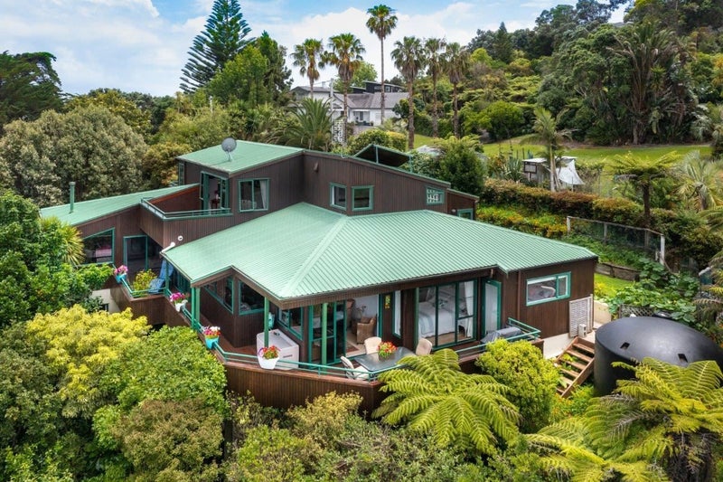 1083 Whangaparaoa Road, Tindalls Beach, Whangaparaoa - Carousel 1