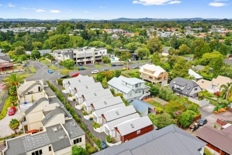 3/49 Anglesea Street, Hamilton Central, Hamilton - Carousel 2