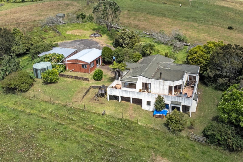 254C Hunter Road, Patumahoe, Pukekohe - Carousel 1