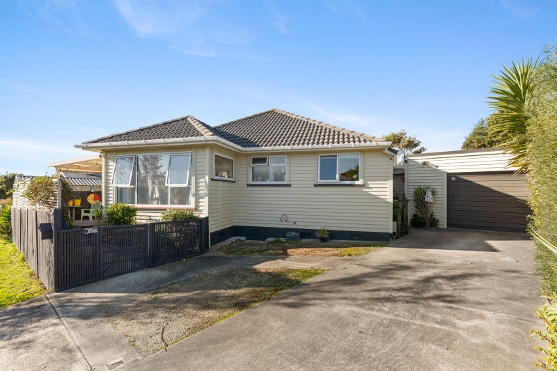 12 Collins Street, Gonville, Whanganui - Carousel 1