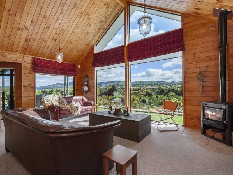 24 Lakemere Way, Taupo - Carousel 2