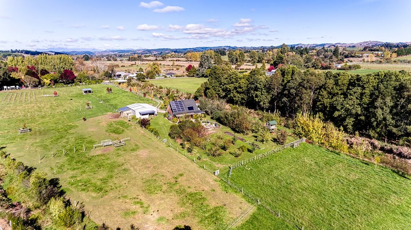 6 Neudorf Road , Moutere, Tasman - Carousel 1