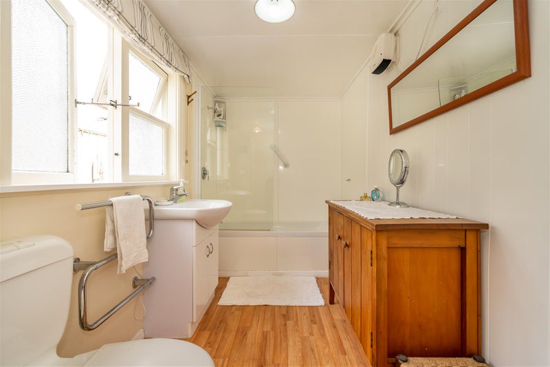 1/5 Stephen Street, Trentham, Upper Hutt - Carousel 21