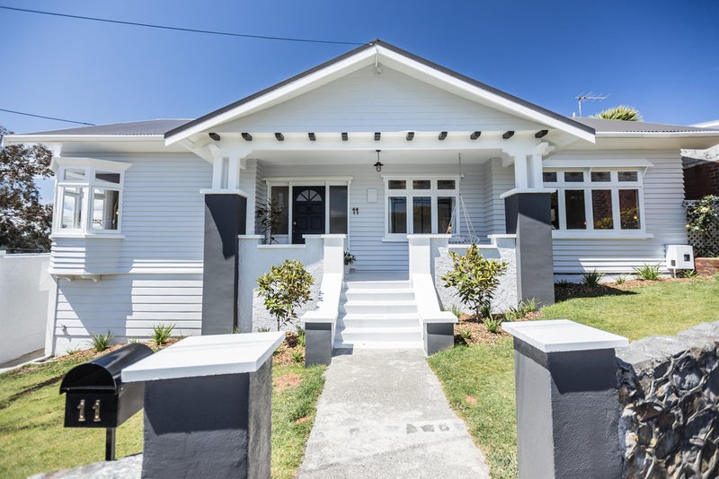 11 Overtoun Terrace, Hataitai, Wellington - Carousel 1