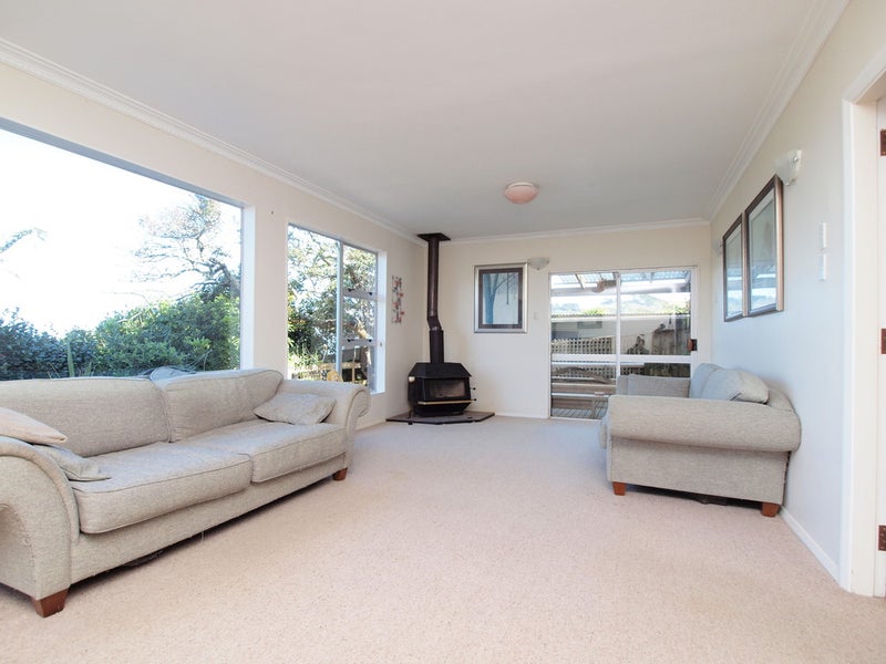 10 Titiro Moana Road, Korokoro, Lower Hutt - Carousel 2
