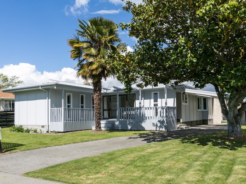 2 Sutherland Street, Tamatea, Napier - Carousel 1