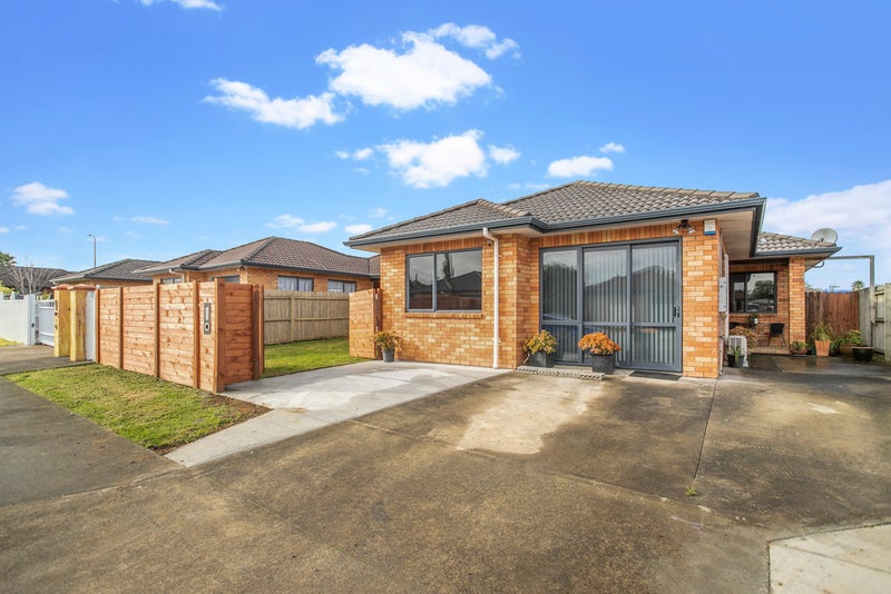 6 Sam Place, Mangere, Auckland - Carousel 1