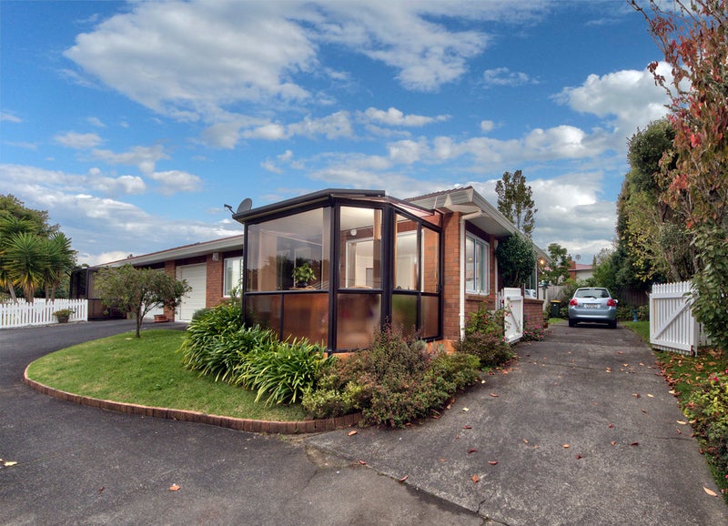 2/28A Godley Road, Green Bay, Auckland - Carousel 15