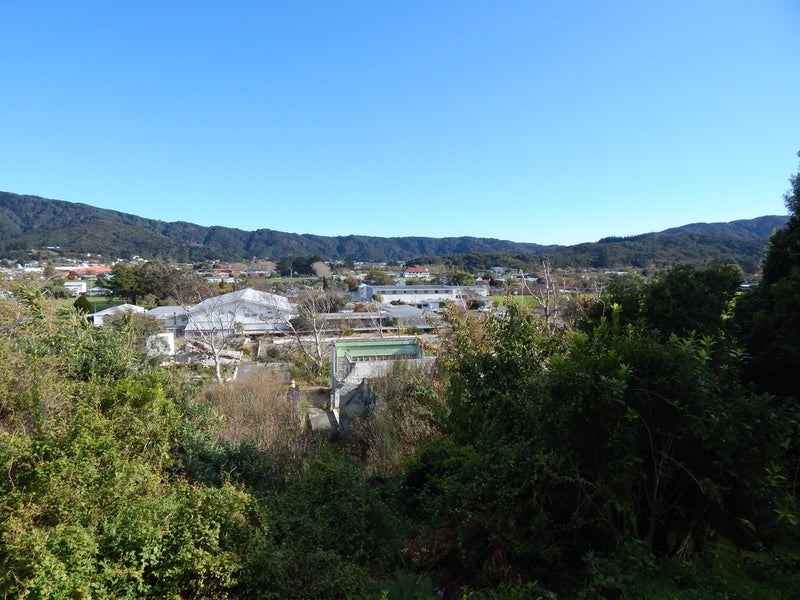 23 Isabel Grove, Wainuiomata, Lower Hutt - Carousel 1