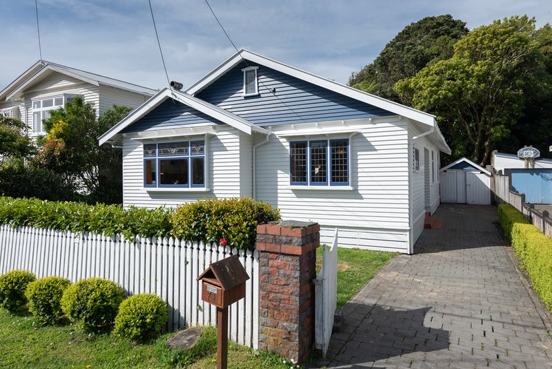 73 Donald Street, Karori, Wellington - Carousel 1