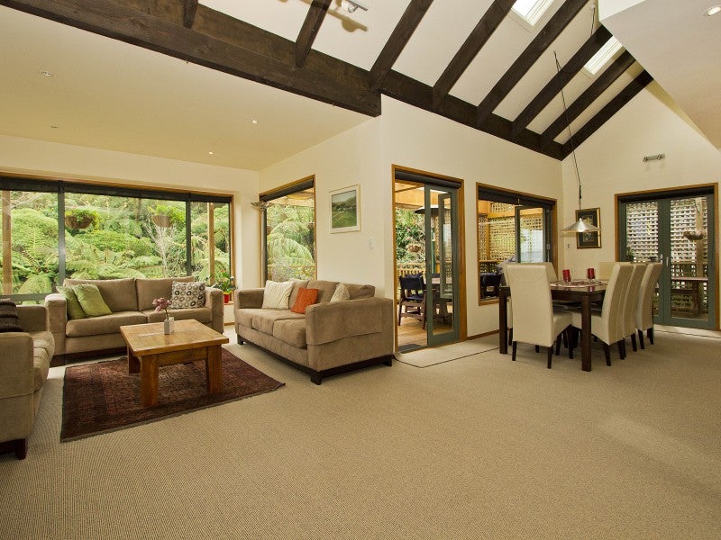 13 Jacaranda Grove, Maungaraki, Lower Hutt - Carousel 2