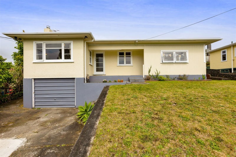 6 Pembroke Street, Westown, New Plymouth - Carousel 1