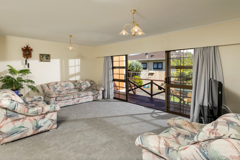 8/248 Great North Road, Henderson, Auckland - Carousel 2