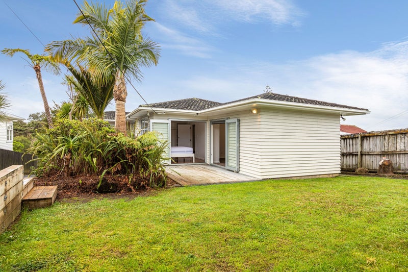 8 Felstead Street, Birkenhead, Auckland - Carousel 2