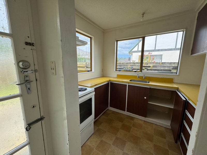2/395 Cambridge Terrace, Naenae, Lower Hutt - Carousel 2