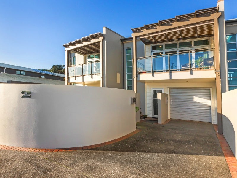 2/101 Mana Esplanade, Paremata, Porirua - Carousel 1