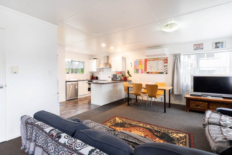183 Coxhead Road, Wattle Downs, Auckland - Carousel 2