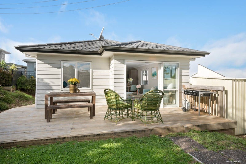 53 Monarch Avenue, Hillcrest, Auckland - Carousel 1