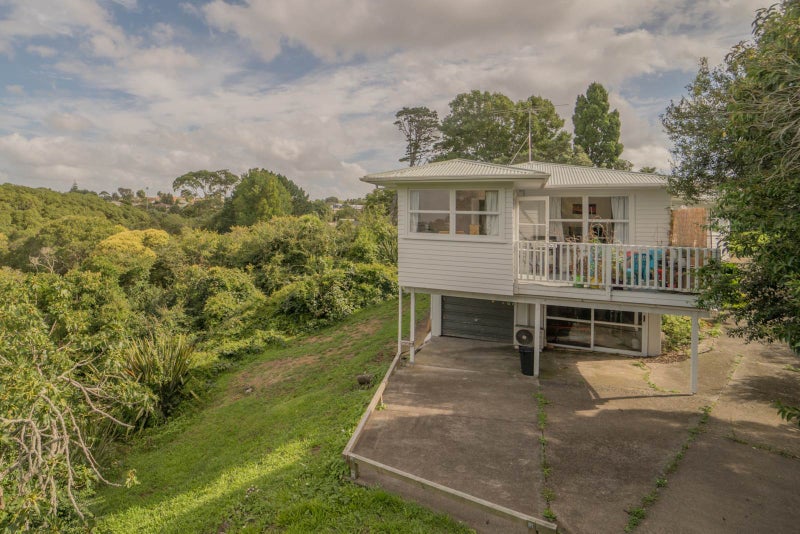 1590A Great North Road, Waterview, Auckland - Carousel 1