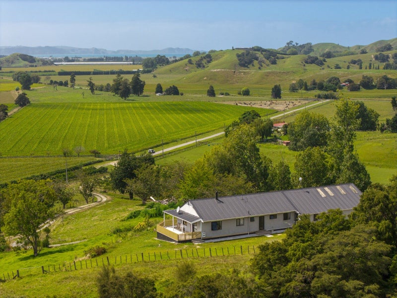 55 Harrington Road, Muriwai, Gisborne - Carousel 1