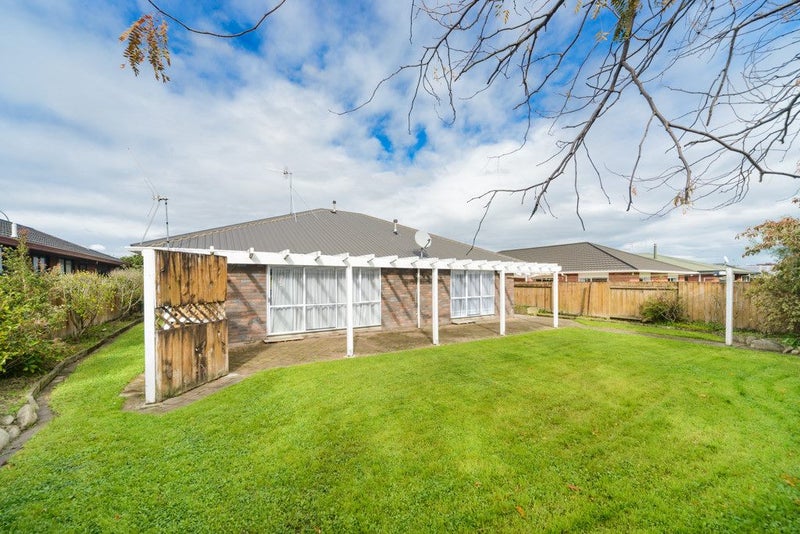 4 Royal Oak Drive, Kelvin Grove, Palmerston North - Carousel 2