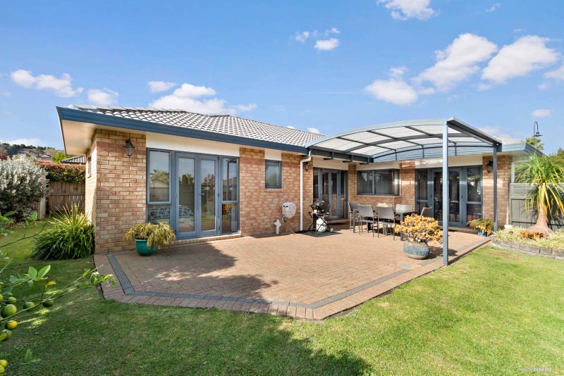 55 Newbliss Crescent, East Tamaki Heights, Auckland - Carousel 2