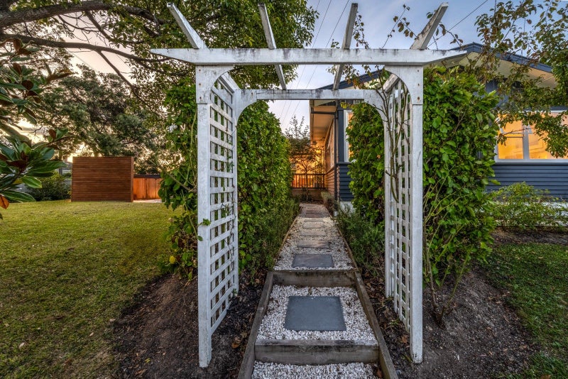 29 Aurea Avenue, Pakuranga, Auckland - Carousel 2