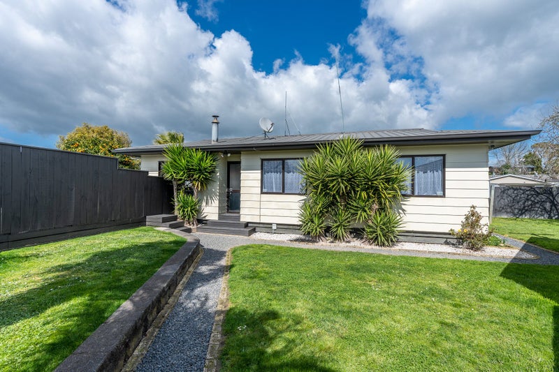 12B Bruce Avenue, Glenview, Hamilton - Carousel 1