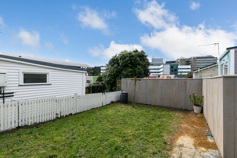 223 Adelaide Road, Newtown, Wellington - Carousel 2