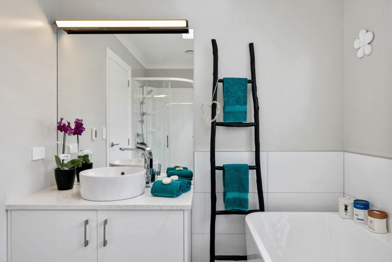 8 St Columbans Grove, Boulcott, Lower Hutt - Carousel 40