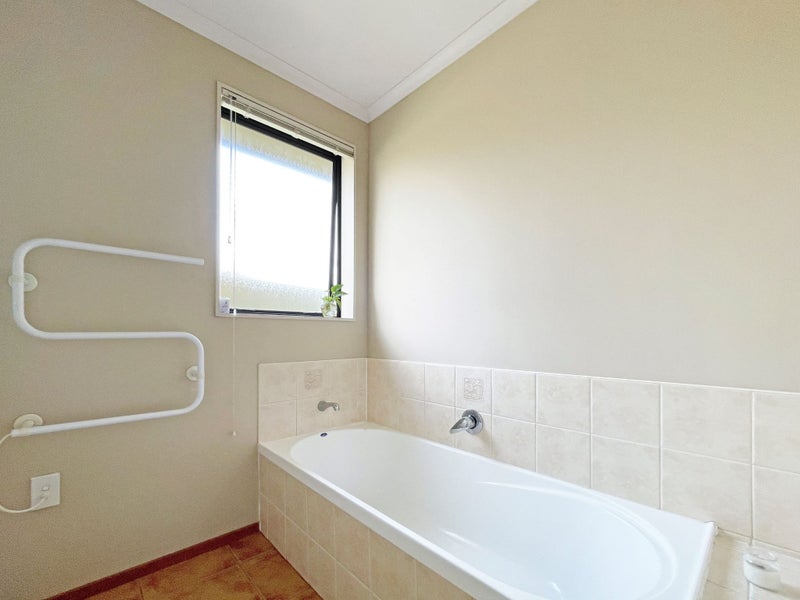 14 Kirk Close, Rototuna, Hamilton - Carousel 7