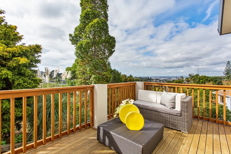 13B Kelsey Crescent, Hillsborough, Auckland - Carousel 1