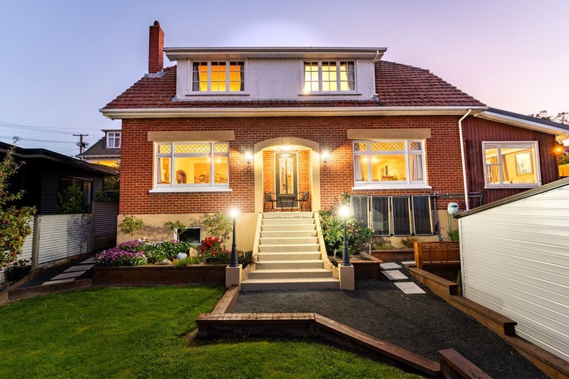 24 Bangor Terrace, Kew, Dunedin - Carousel 1