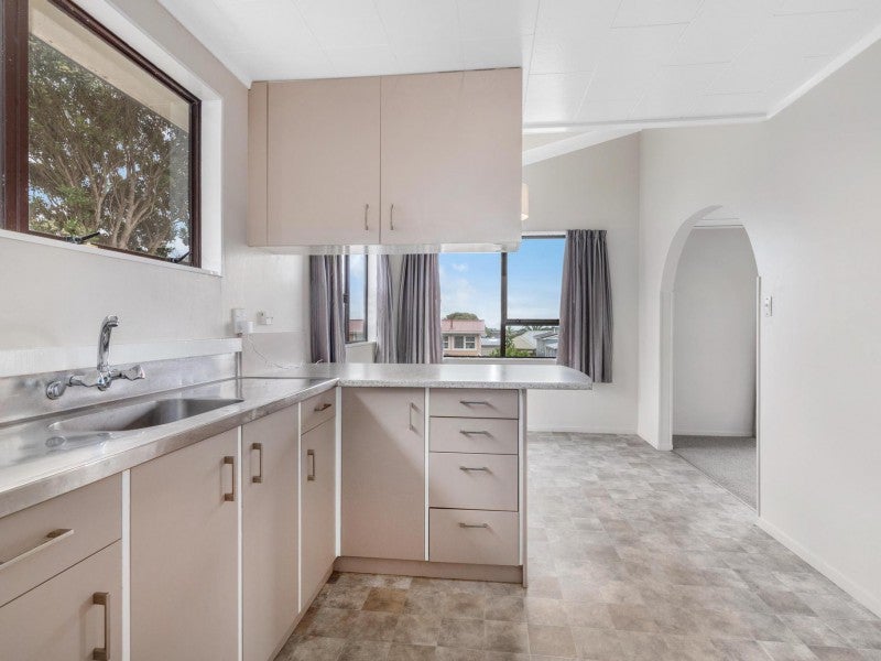 21 Marne Grove, Waitangirua, Porirua - Carousel 2