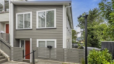 4/239 Adelaide Road, Newtown, Wellington - Carousel 1