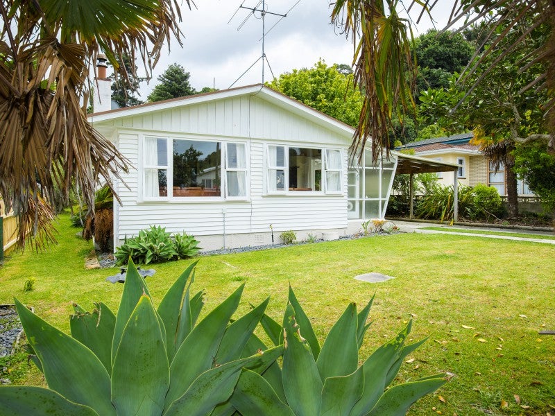 16 Sievwright Lane, Whataupoko, Gisborne - Carousel 1