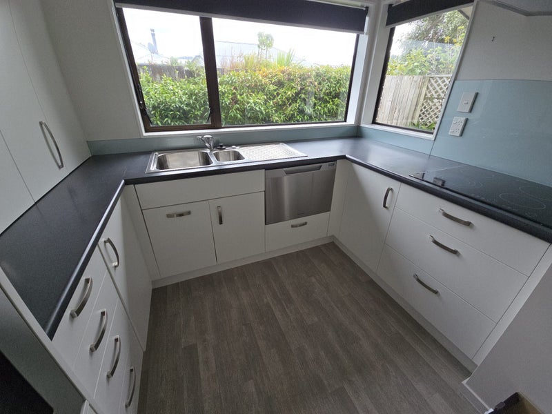 26/18 King Street, Petone, Lower Hutt - Carousel 1