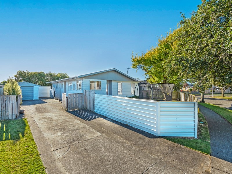 12 Robinson Crescent, Westbrook, Palmerston North - Carousel 16